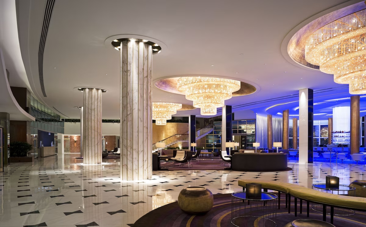 Fontainebleau Miami Beach Hotel & Casino: A Blend of Glamour and Excitement